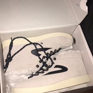 Trenton Sweden Women’s Shoes